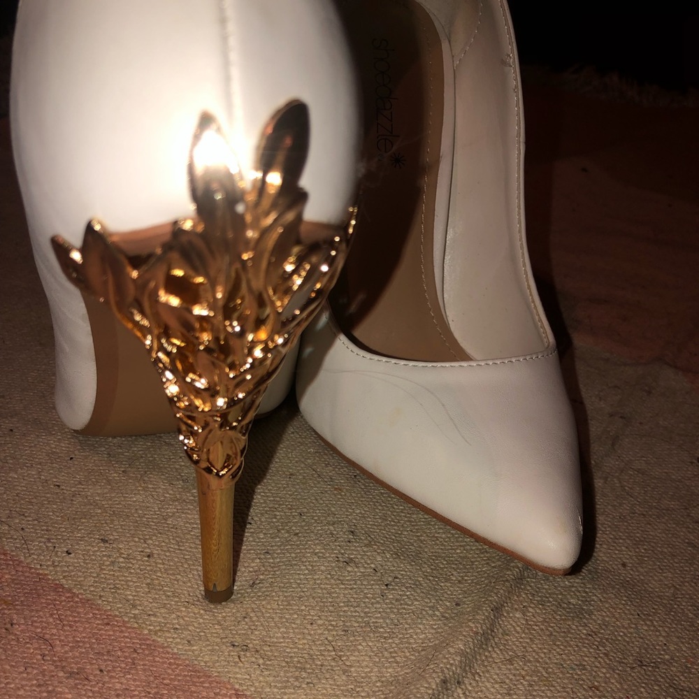 Gold detailed white shoes - Picture 8 of 10